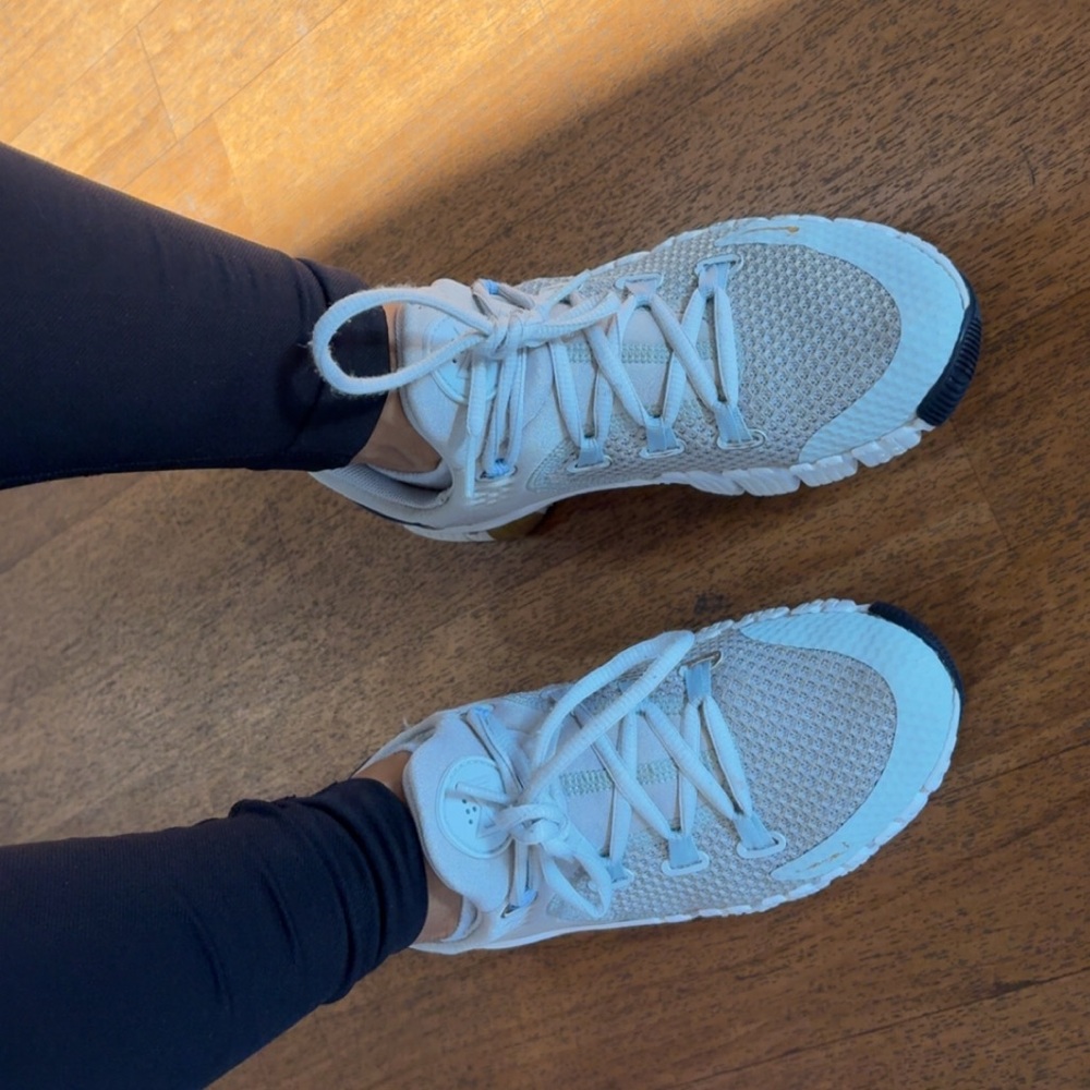 Nike women's metcons 4 size 6